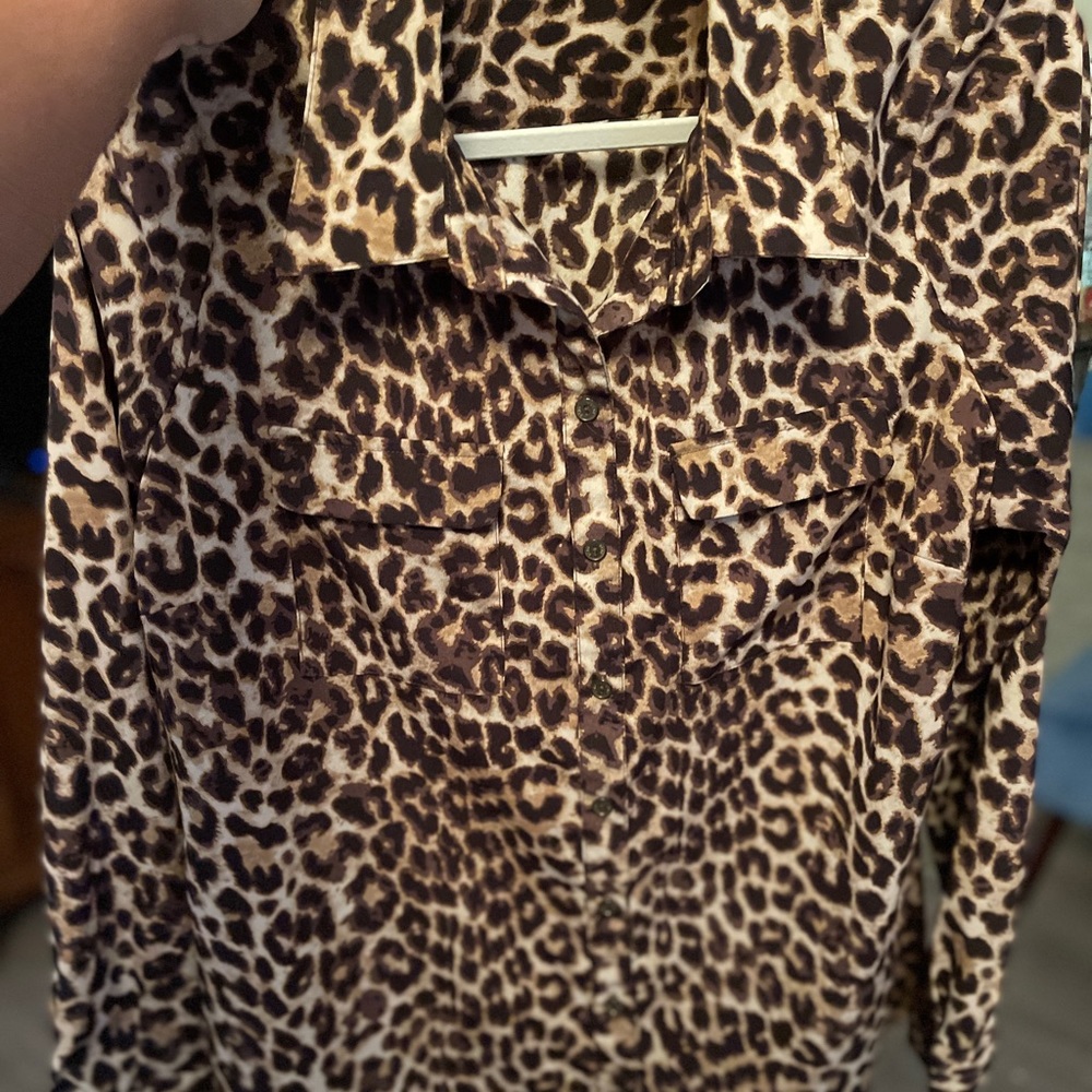 BCBG Cheetah print blouse s XL